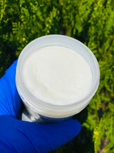 Load image into Gallery viewer, Vanilla Icing Whipped Body Butter
